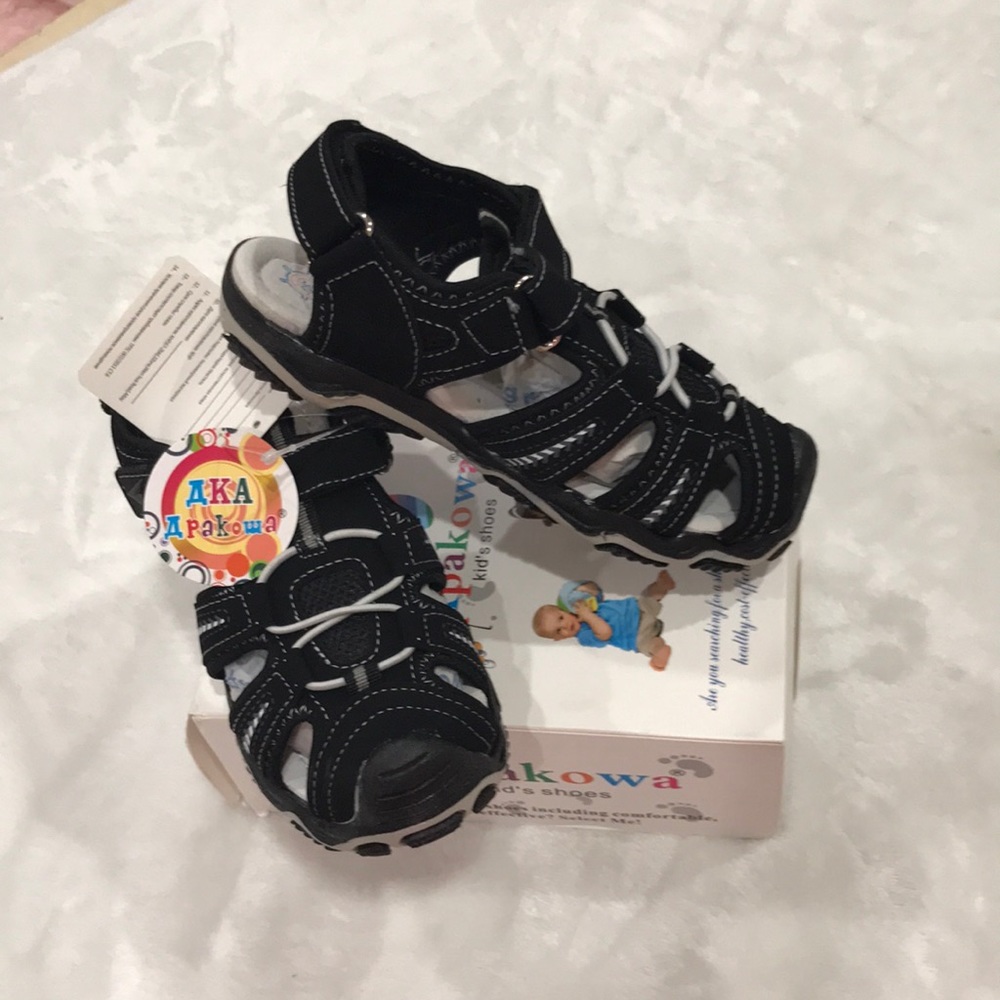 APAKOWA kids boys soft sole close toe sport beach black sandals toddlers size 30